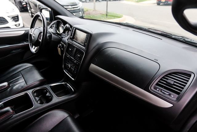 Used 2019 Dodge Grand Caravan GT image 48