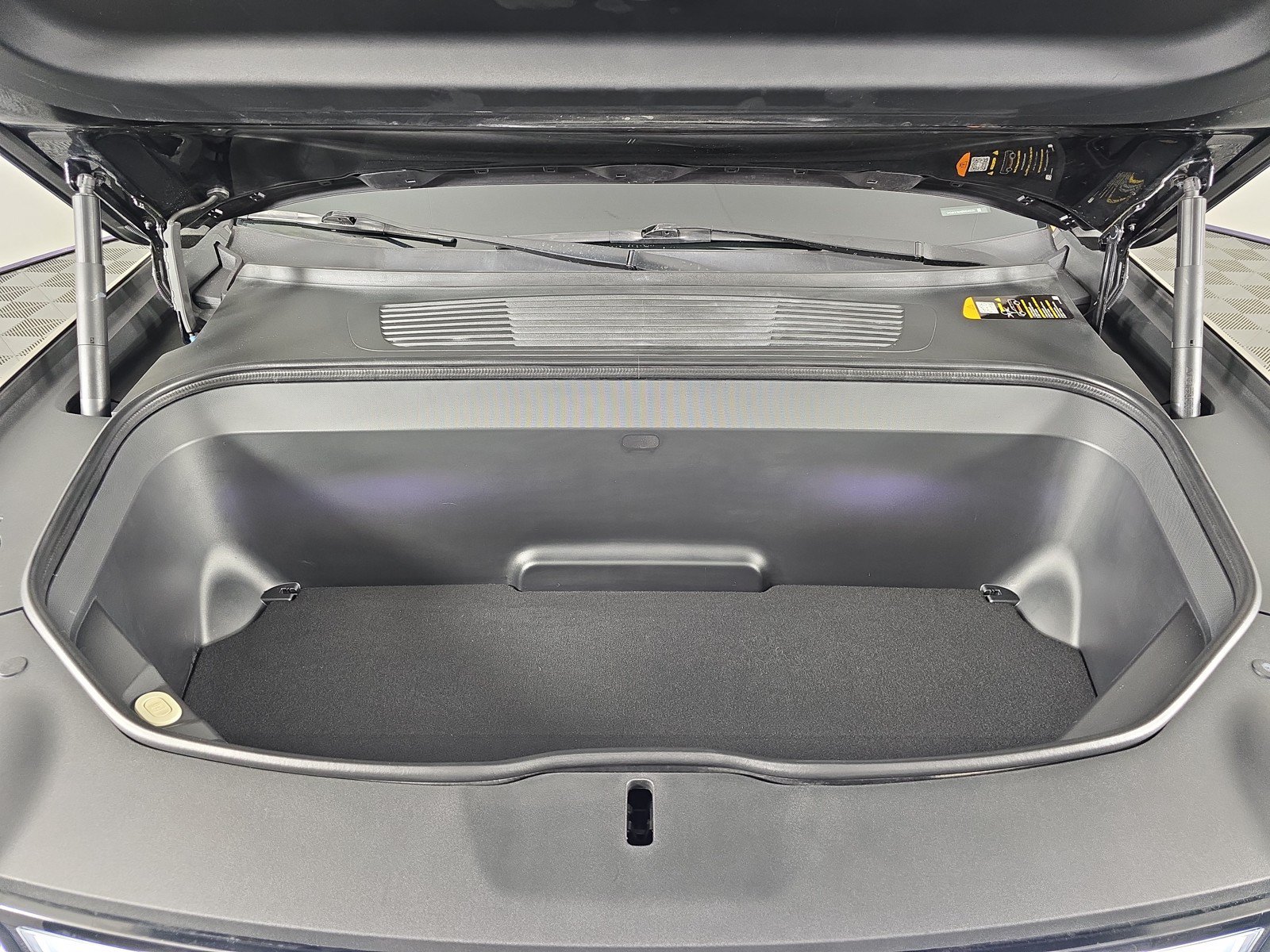 Used 2024 Rivian R1S Adventure AWD/4WD image 14
