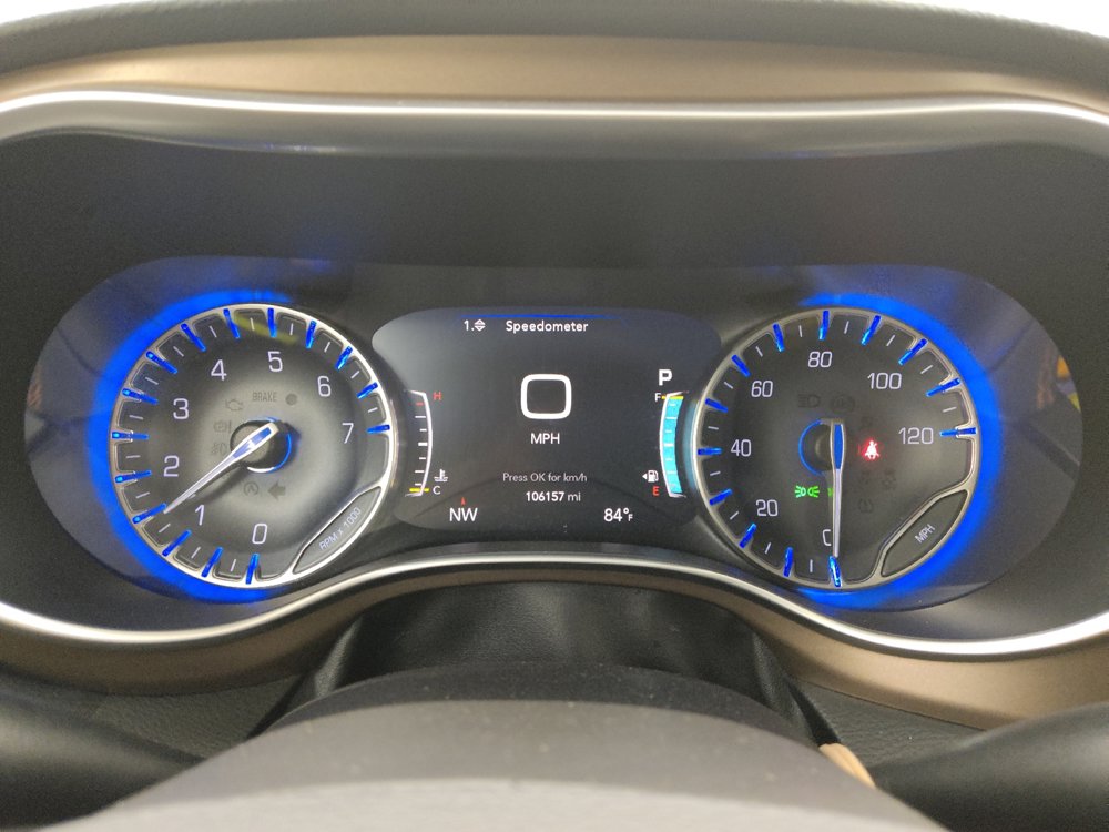 Used 2018 Chrysler Pacifica Touring-L Plus w/ Advanced Safetytec Group FWD image 23