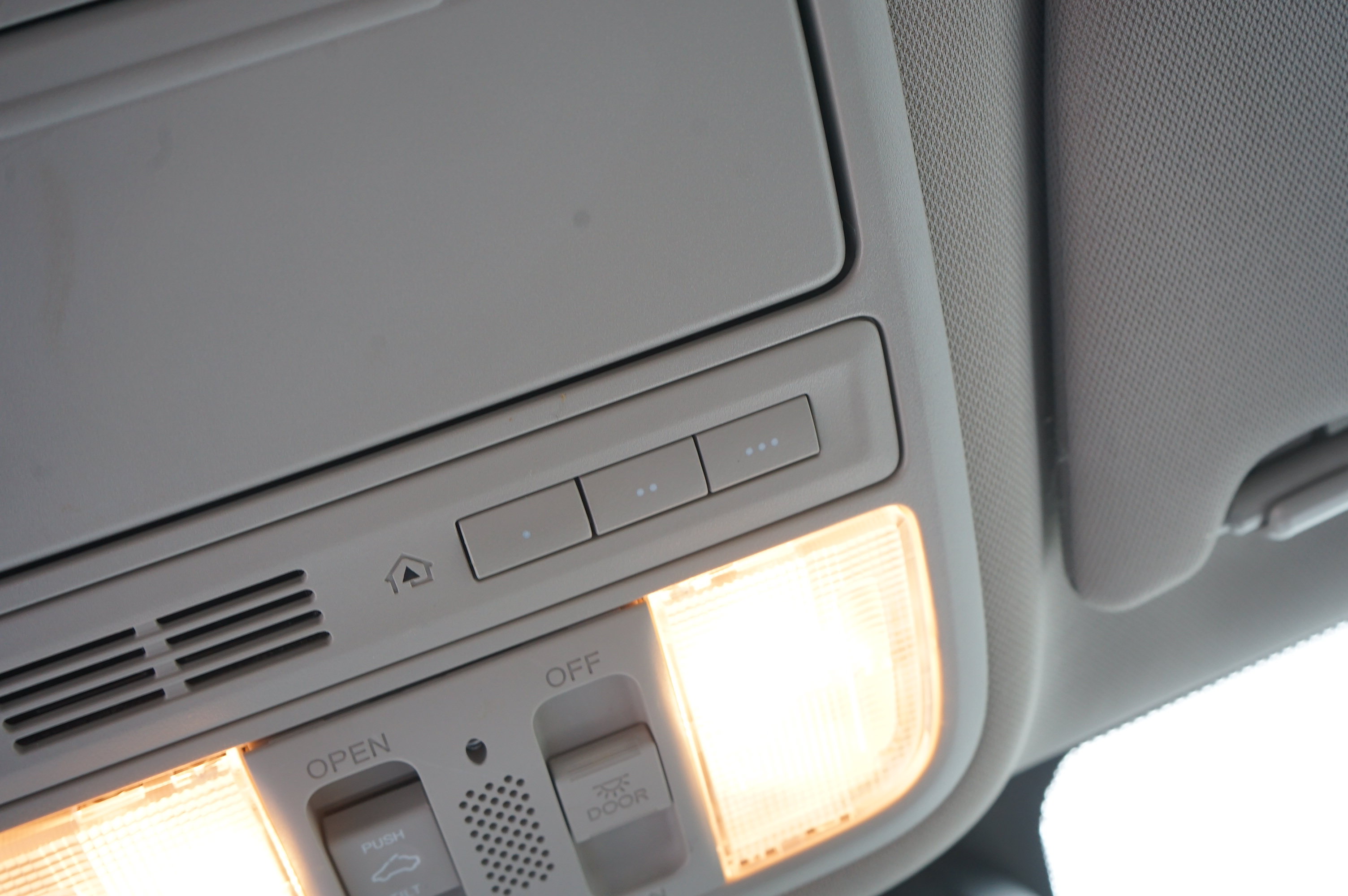 Used 2015 Honda Odyssey Touring Elite image 24