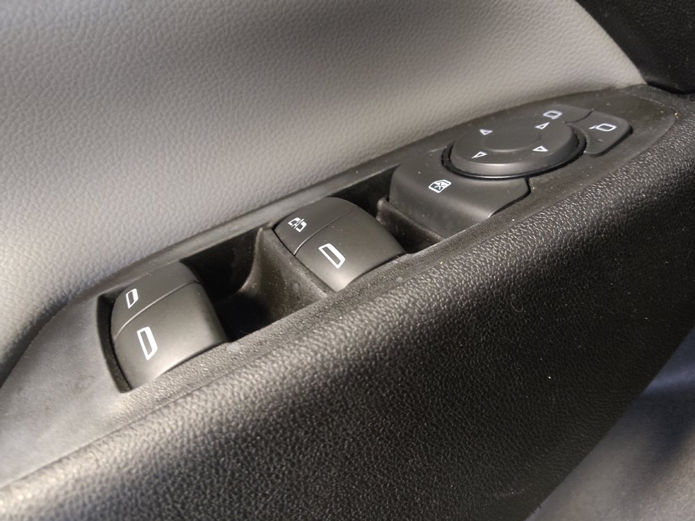 Used 2020 Chevrolet Equinox LS w/ LS Convenience Package FWD image 27