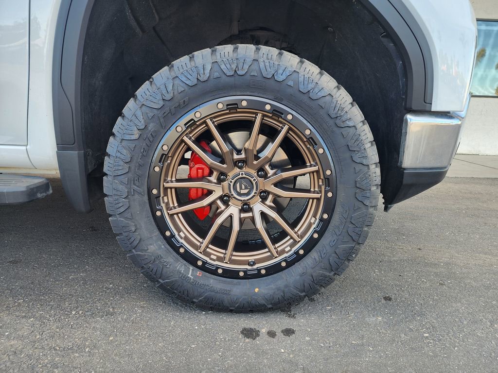 Used 2024 GMC Sierra 1500 SLT image 4