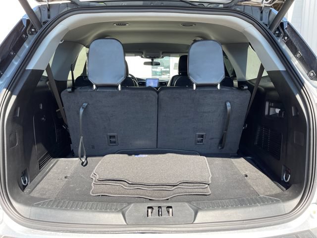 Used 2023 Ford Explorer XLT w/ Equipment Group 202A AWD/4WD image 25