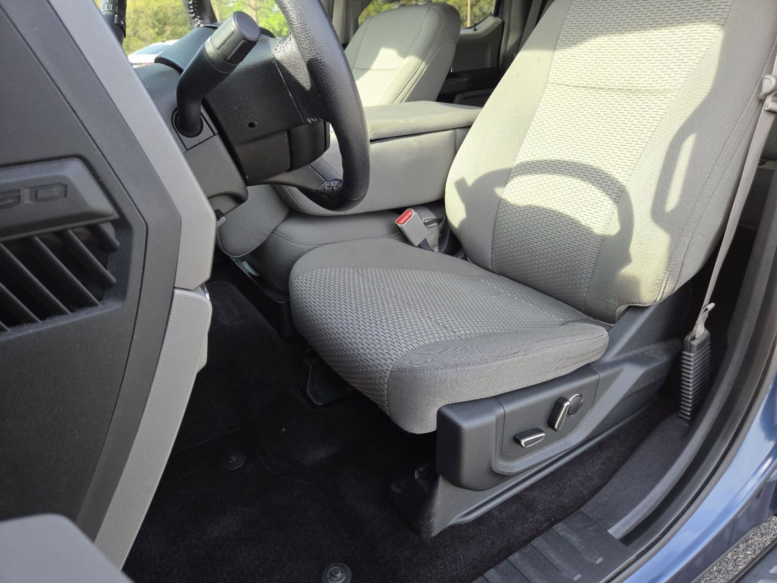 Used 2015 Ford F150 XLT w/ Equipment Group 302A Luxury RWD image 23