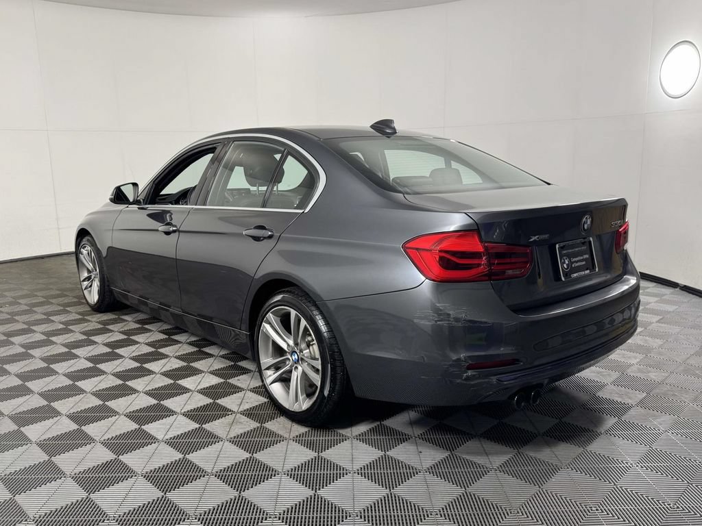 Used 2018 BMW 330i xDrive Sedan AWD/4WD image 8