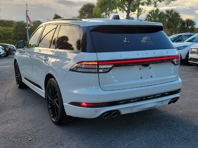 Certified 2025 Lincoln Aviator Reserve w/ Luxury Package RWD image 4