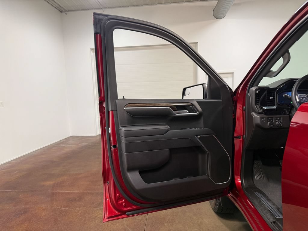 Used 2023 Chevrolet Silverado 1500 LT AWD/4WD image 57