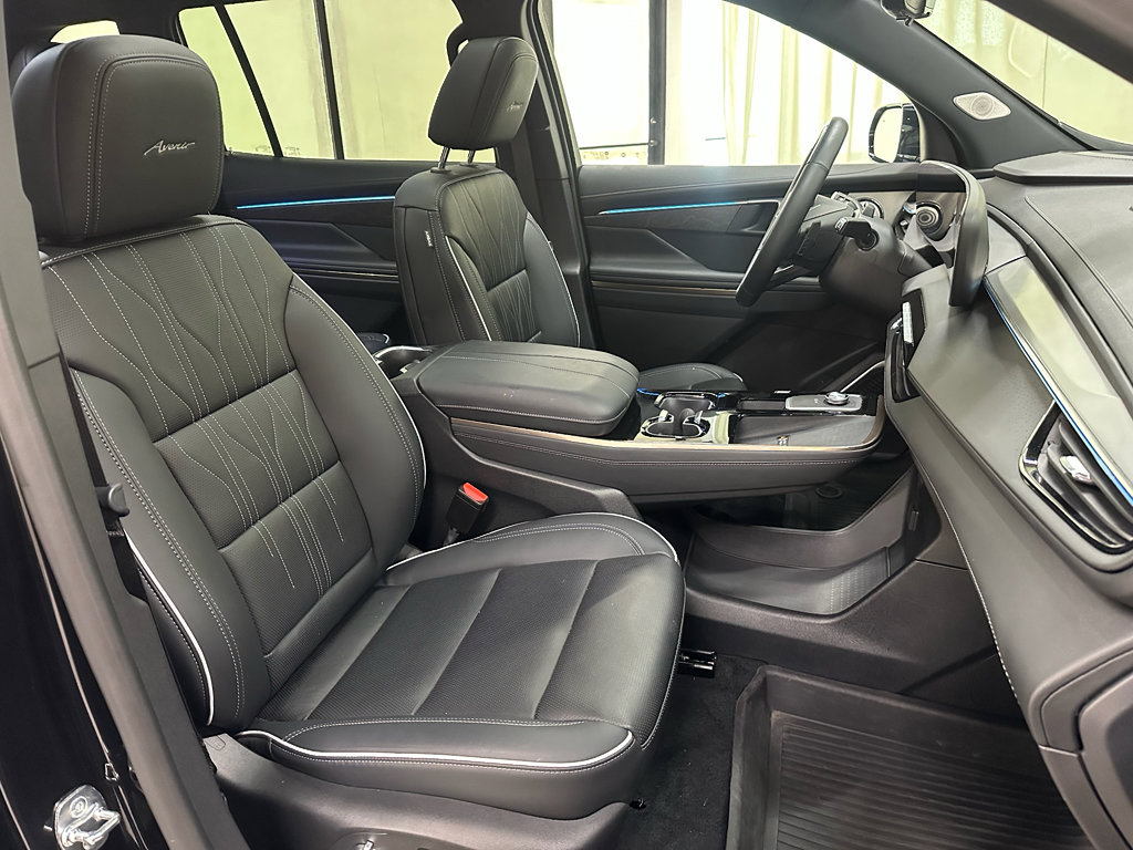 Certified 2025 Buick Enclave Avenir image 26