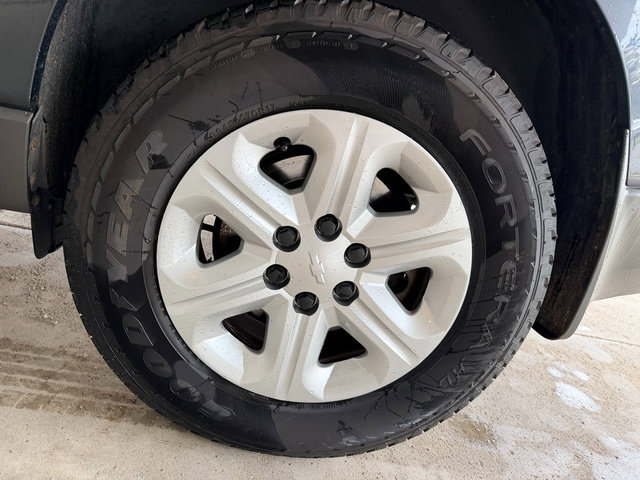 Used 2012 Chevrolet Traverse LS FWD image 10