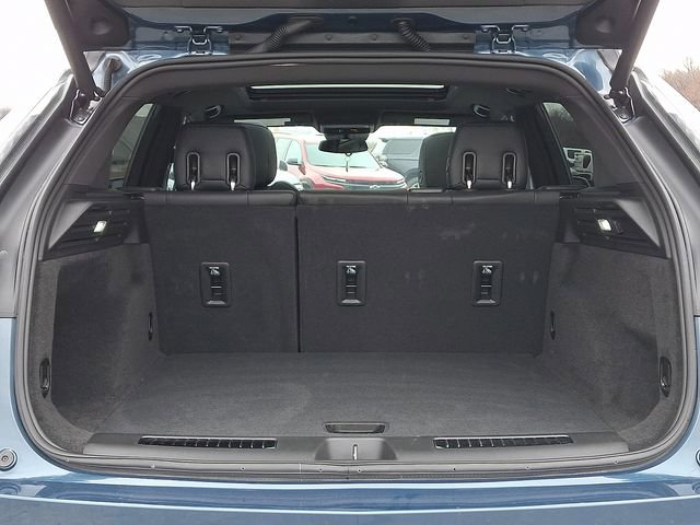 Certified 2025 Cadillac XT4 Sport image 28