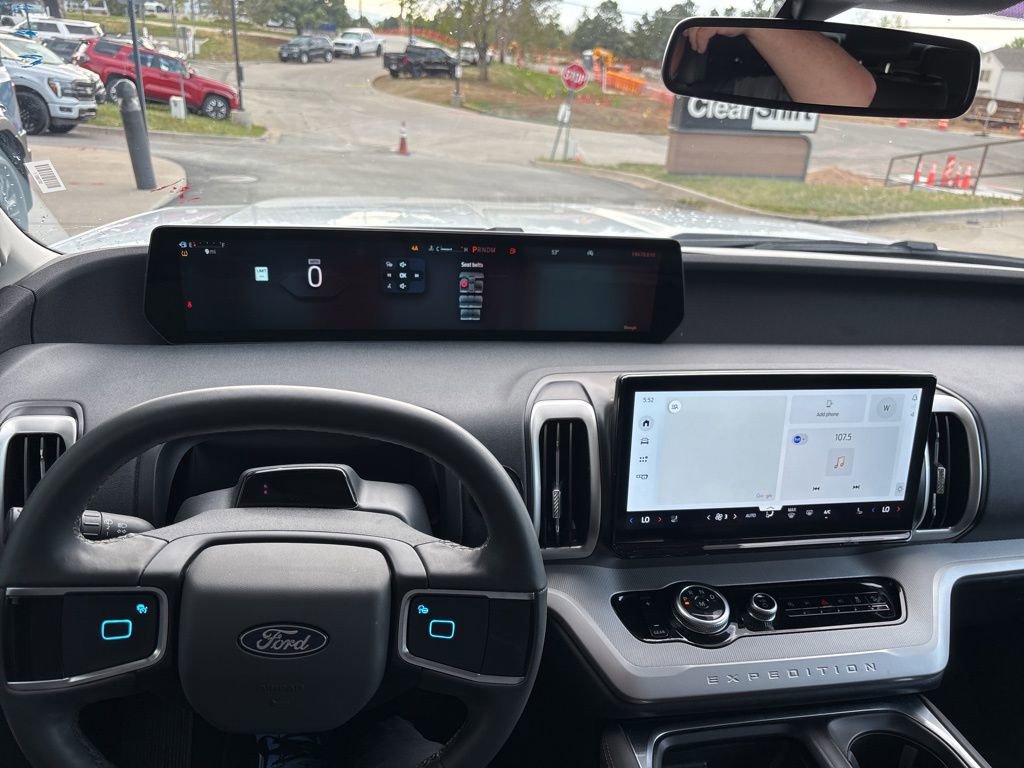 Used 2025 Ford Expedition Active AWD/4WD image 10