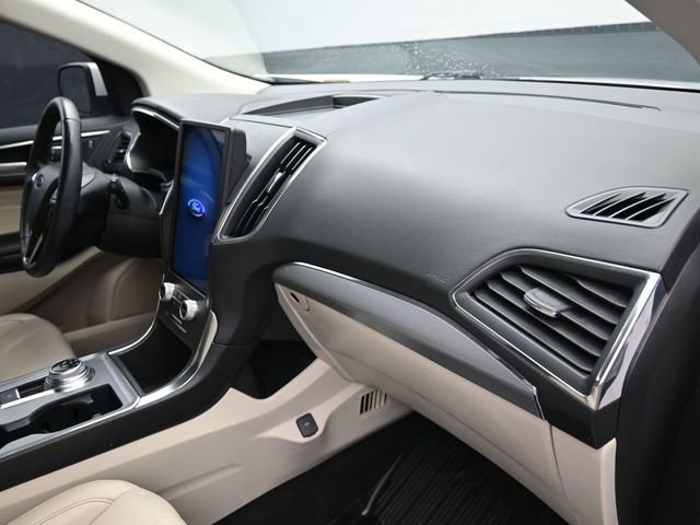 Used 2021 Ford Edge Titanium image 43