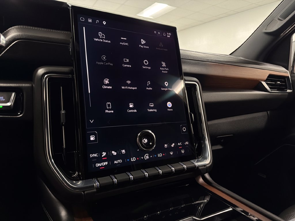 Used 2025 GMC Yukon Denali RWD image 16