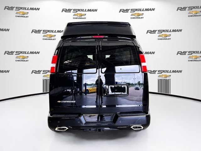 New 2026 Chevrolet Express 2500 Extended w/ Driver Convenience Package RWD image 6