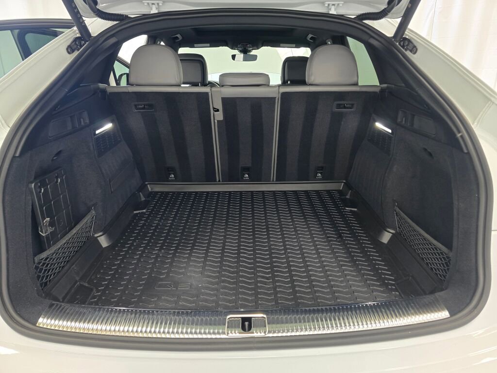 Used 2025 Audi SQ5 Premium Plus w/ Premium Plus Package image 11