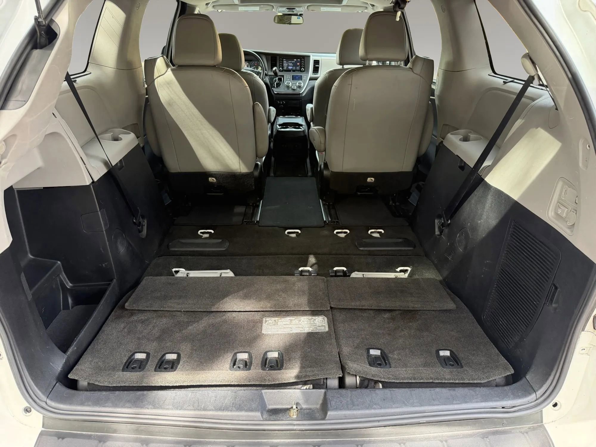 Used 2018 Toyota Sienna Limited Premium image 11