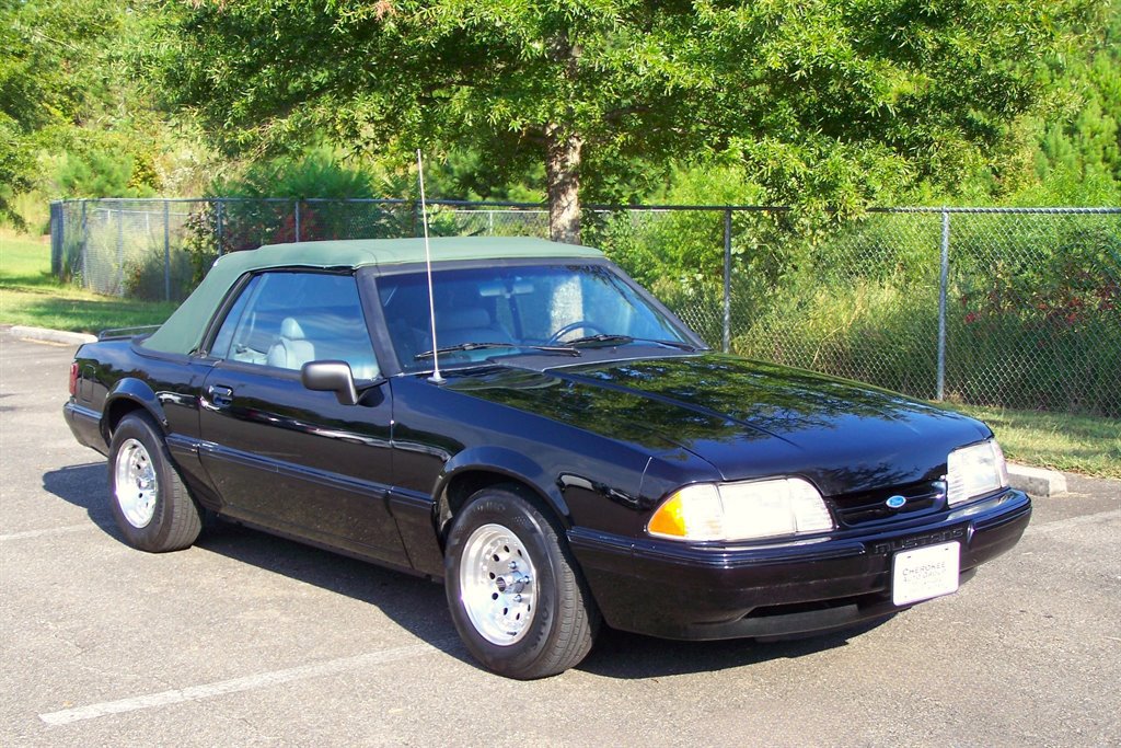 Used 1992 Ford Mustang LX image 3