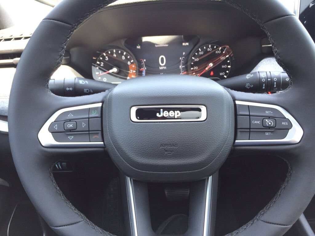 Used 2023 Jeep Compass Latitude w/ Sun and Sound Group AWD/4WD image 32