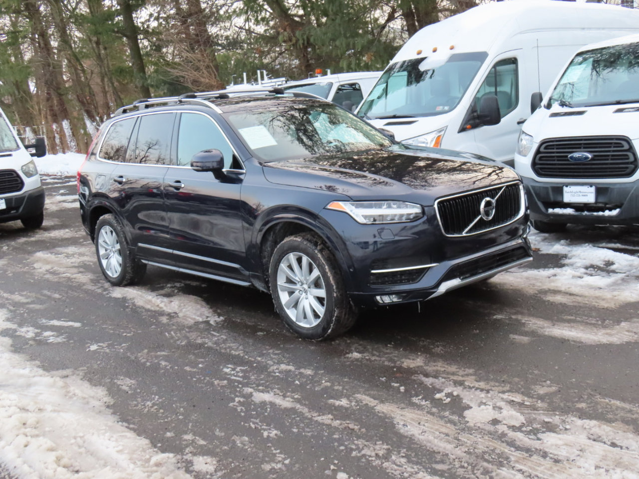 Used 2017 Volvo XC90 T6 Momentum w/ Vision Package image 8