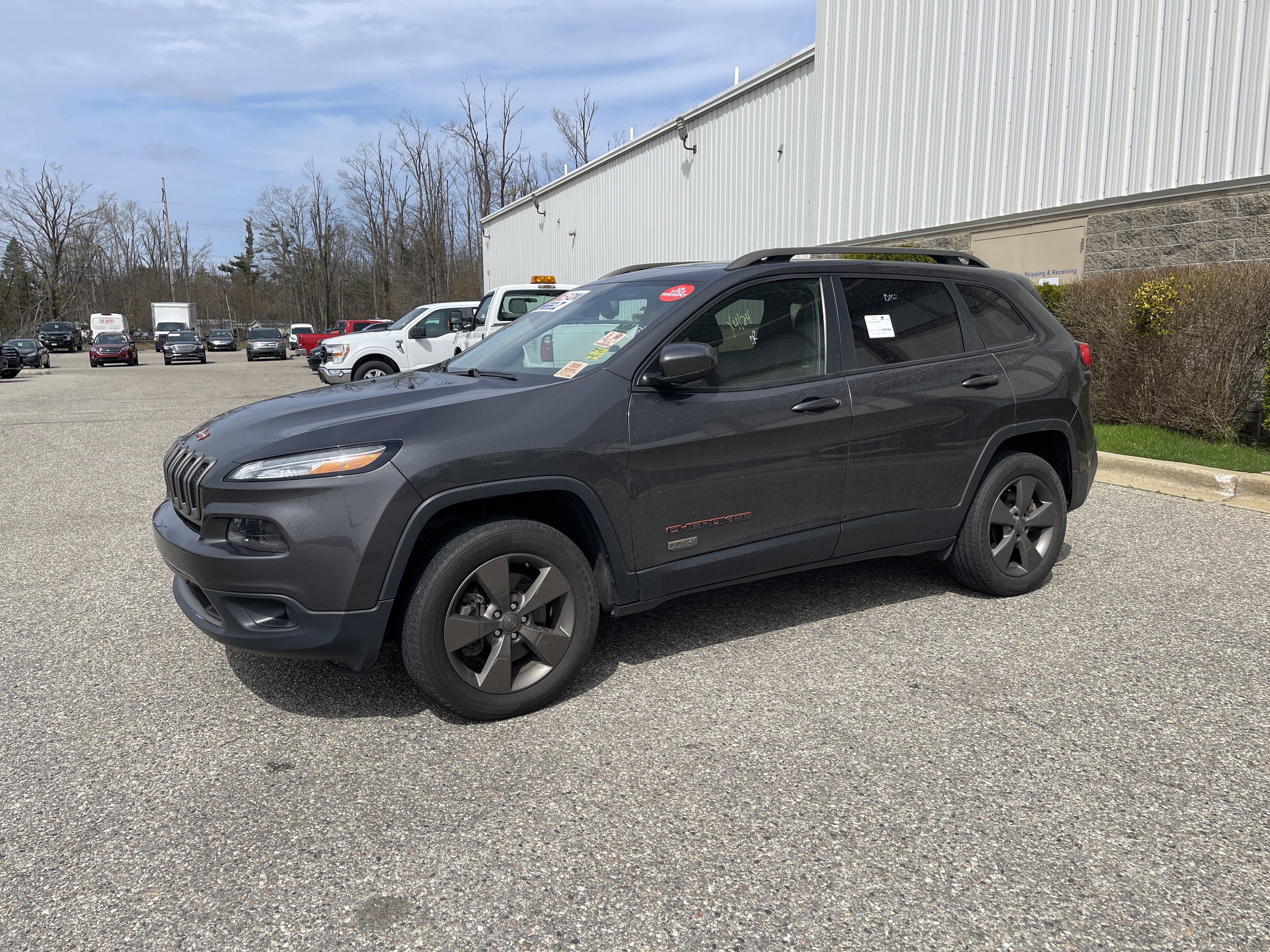 Used 2017 Jeep Cherokee Latitude AWD/4WD image 8