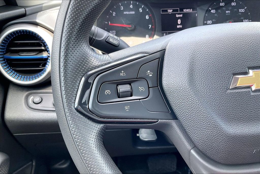 Used 2024 Chevrolet Trax LS w/ LS Convenience Package FWD image 18