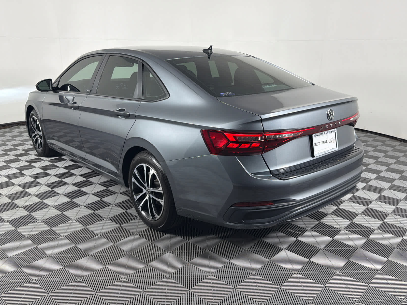 Used 2025 Volkswagen Jetta Sport FWD image 5