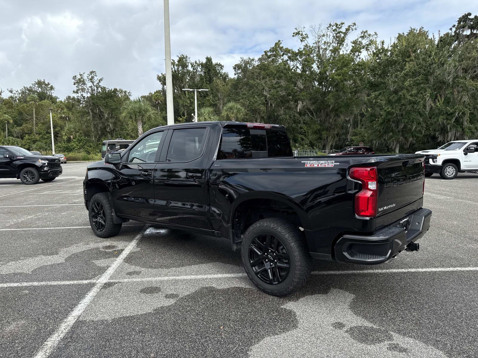 Used 2024 Chevrolet Silverado 1500 LT Trail Boss w/ Convenience Package II image 5