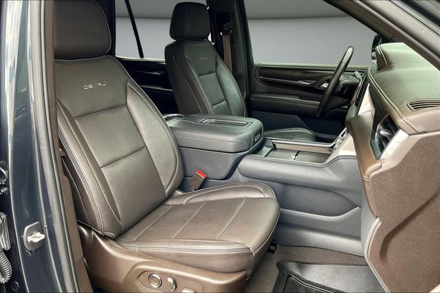Used 2021 GMC Yukon Denali w/ Denali Premium Package AWD/4WD image 32