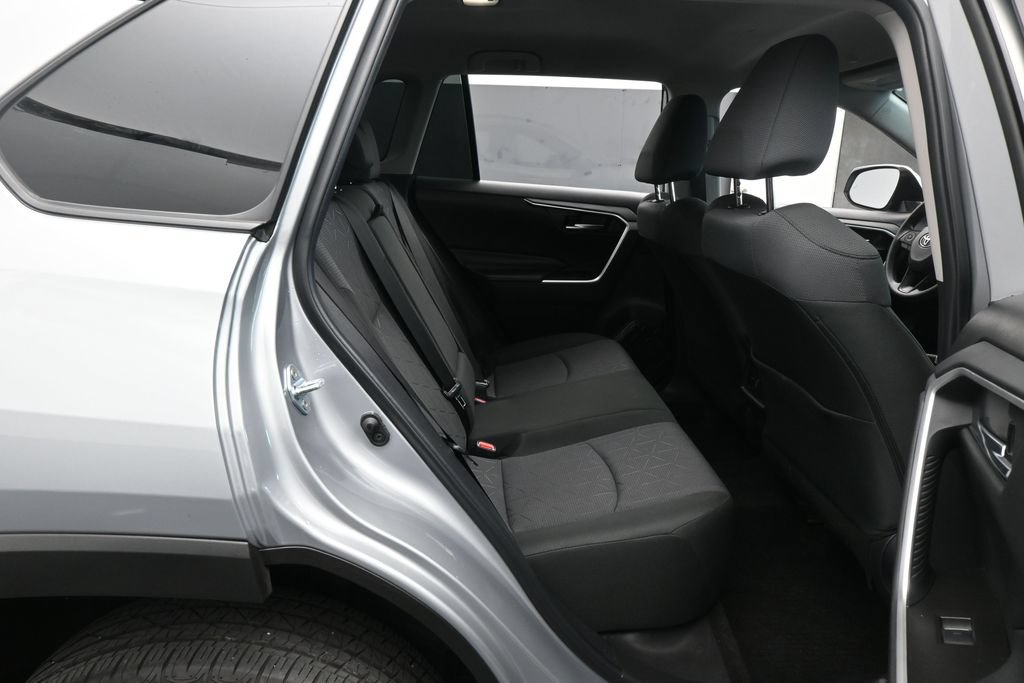 Used 2025 Toyota RAV4 XLE AWD/4WD image 35