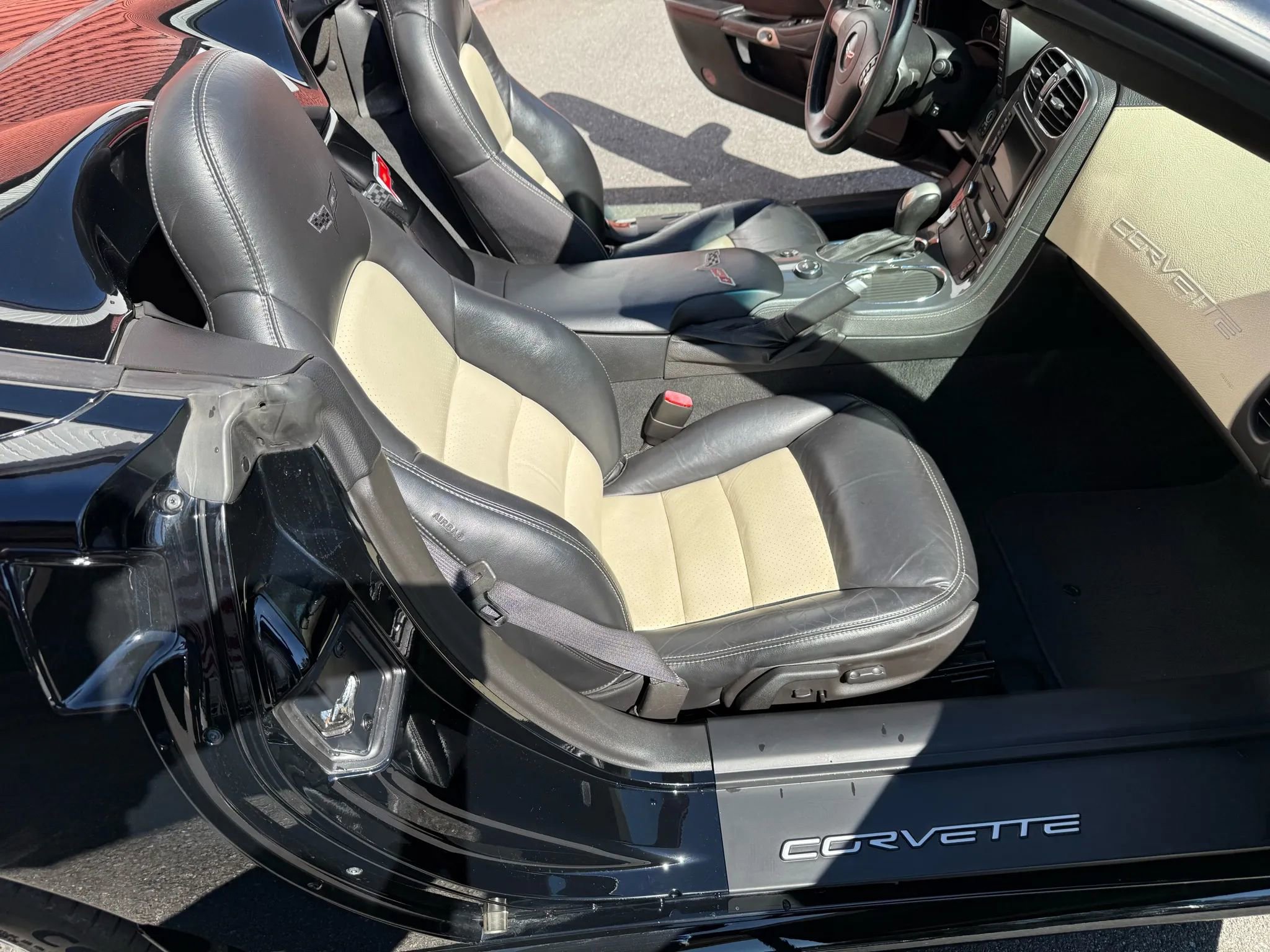 Used 2008 Chevrolet Corvette Convertible w/ Preferred Equipment Group image 15