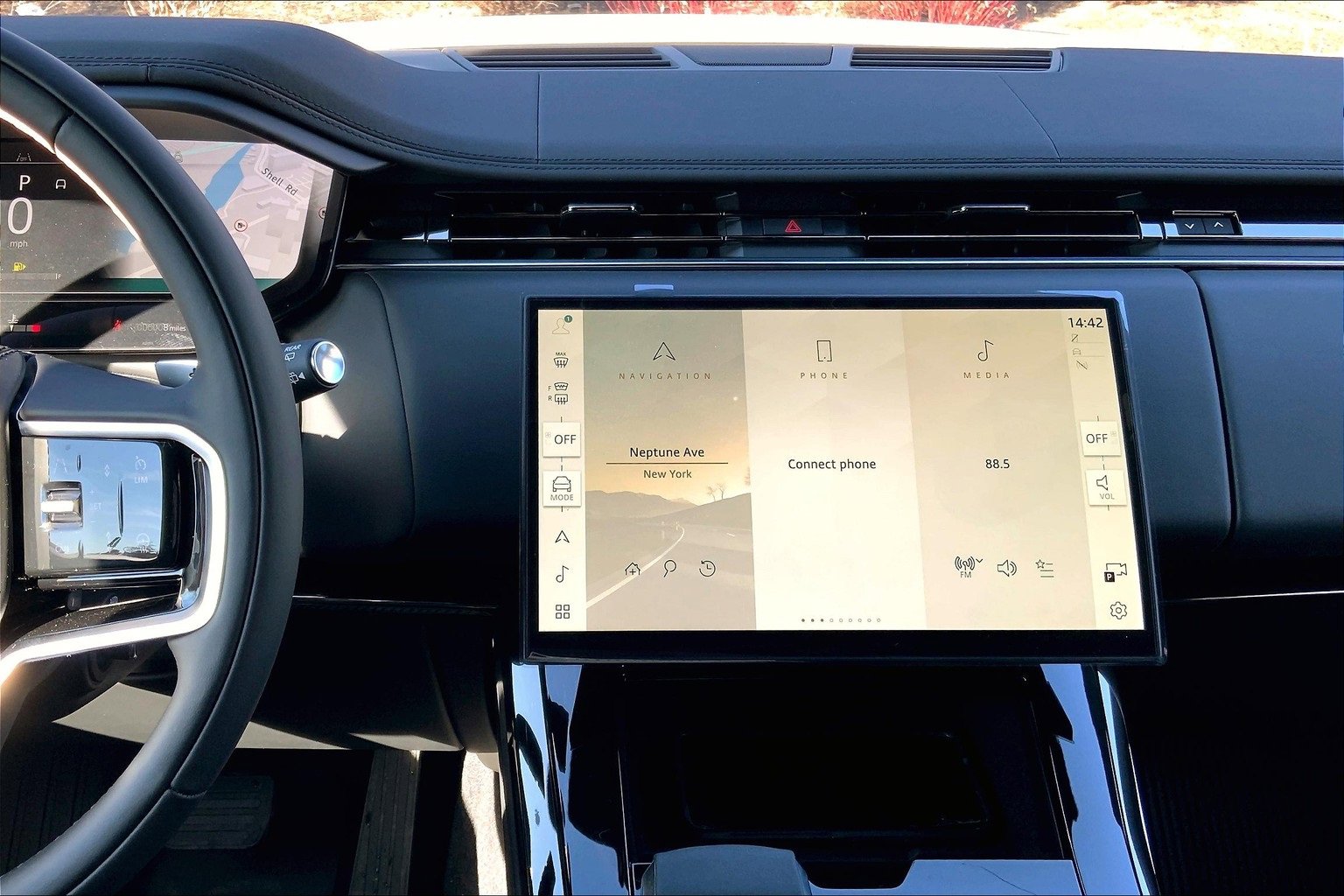 New 2025 Land Rover Range Rover Sport image 6