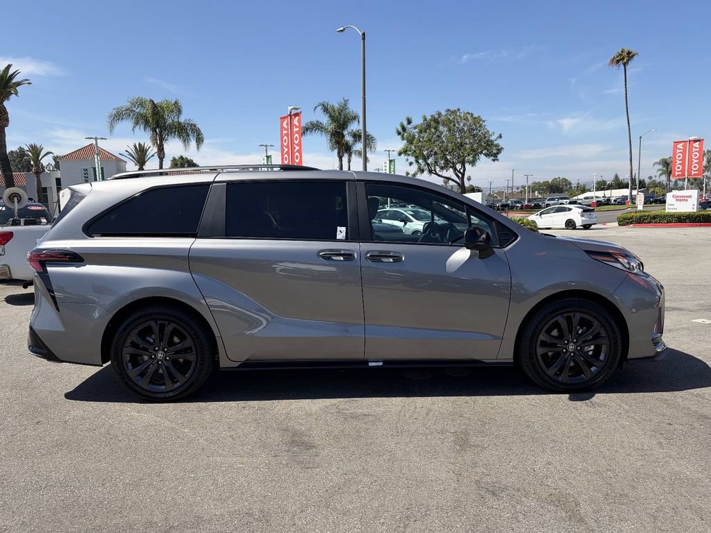 Certified 2026 Toyota Sienna XSE FWD image 48