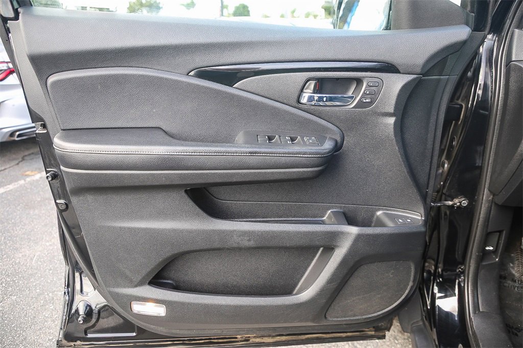 Used 2017 Honda Pilot Touring image 24