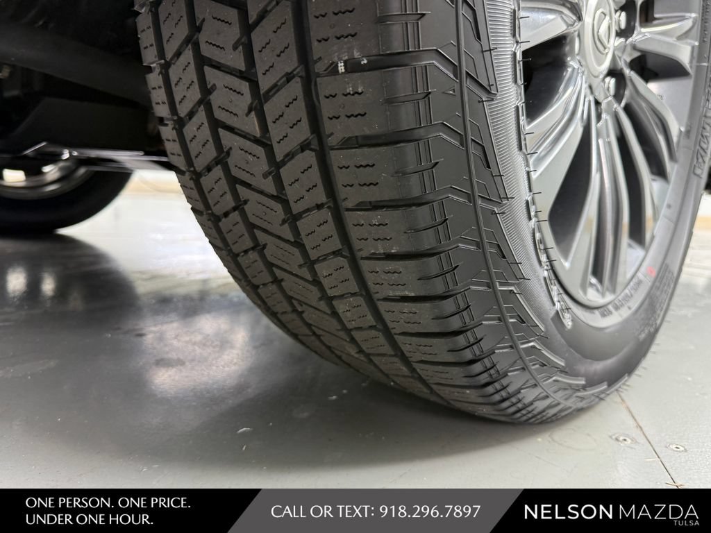 Used 2020 Lexus GX 460 Luxury w/ Luxury Sport Package AWD/4WD image 15