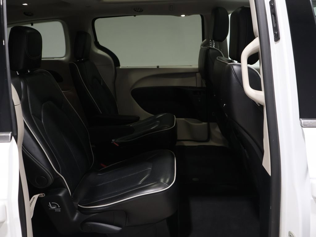 Certified 2023 Chrysler Pacifica Limited image 20