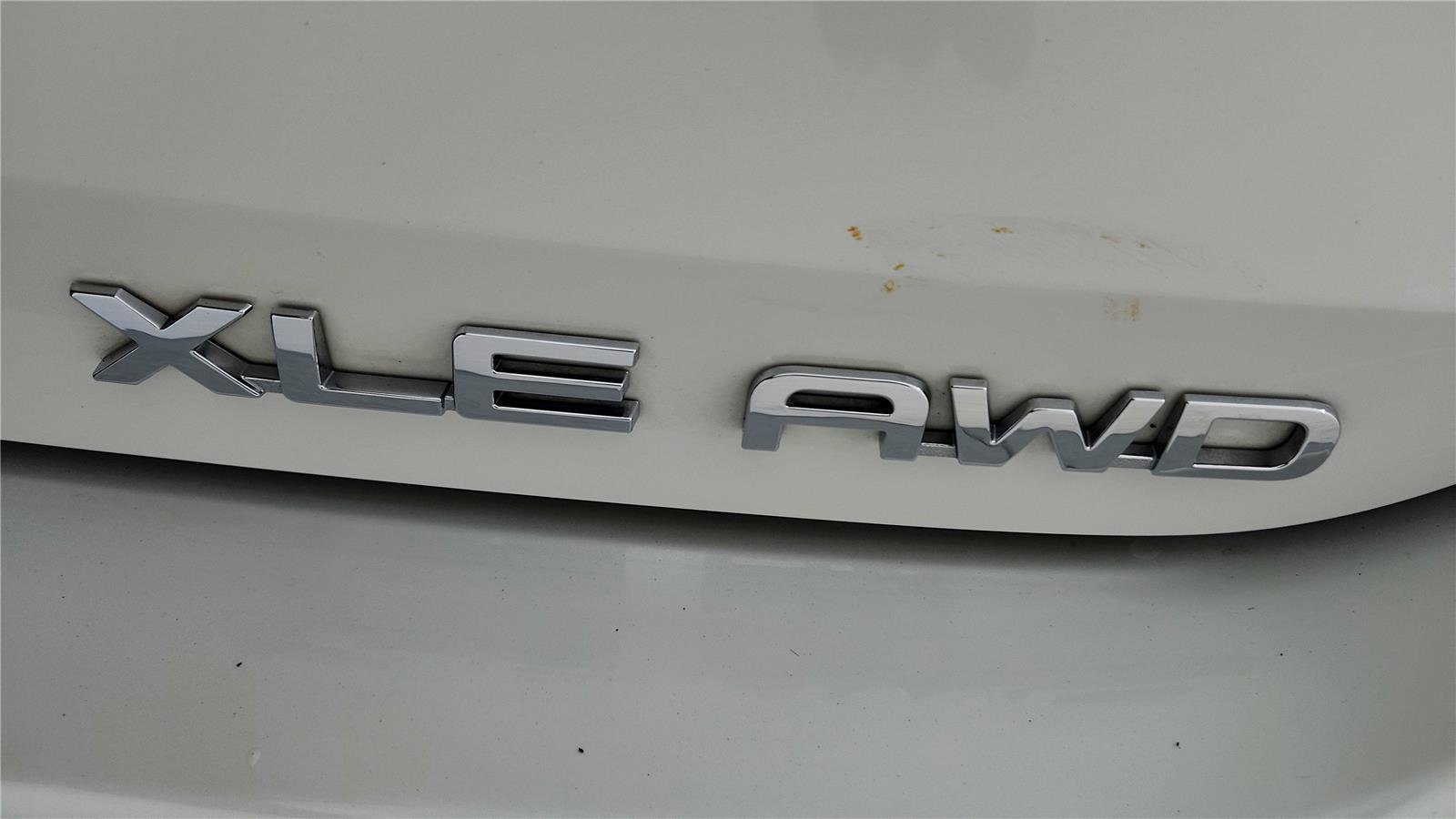 Certified 2020 Toyota Highlander XLE image 14