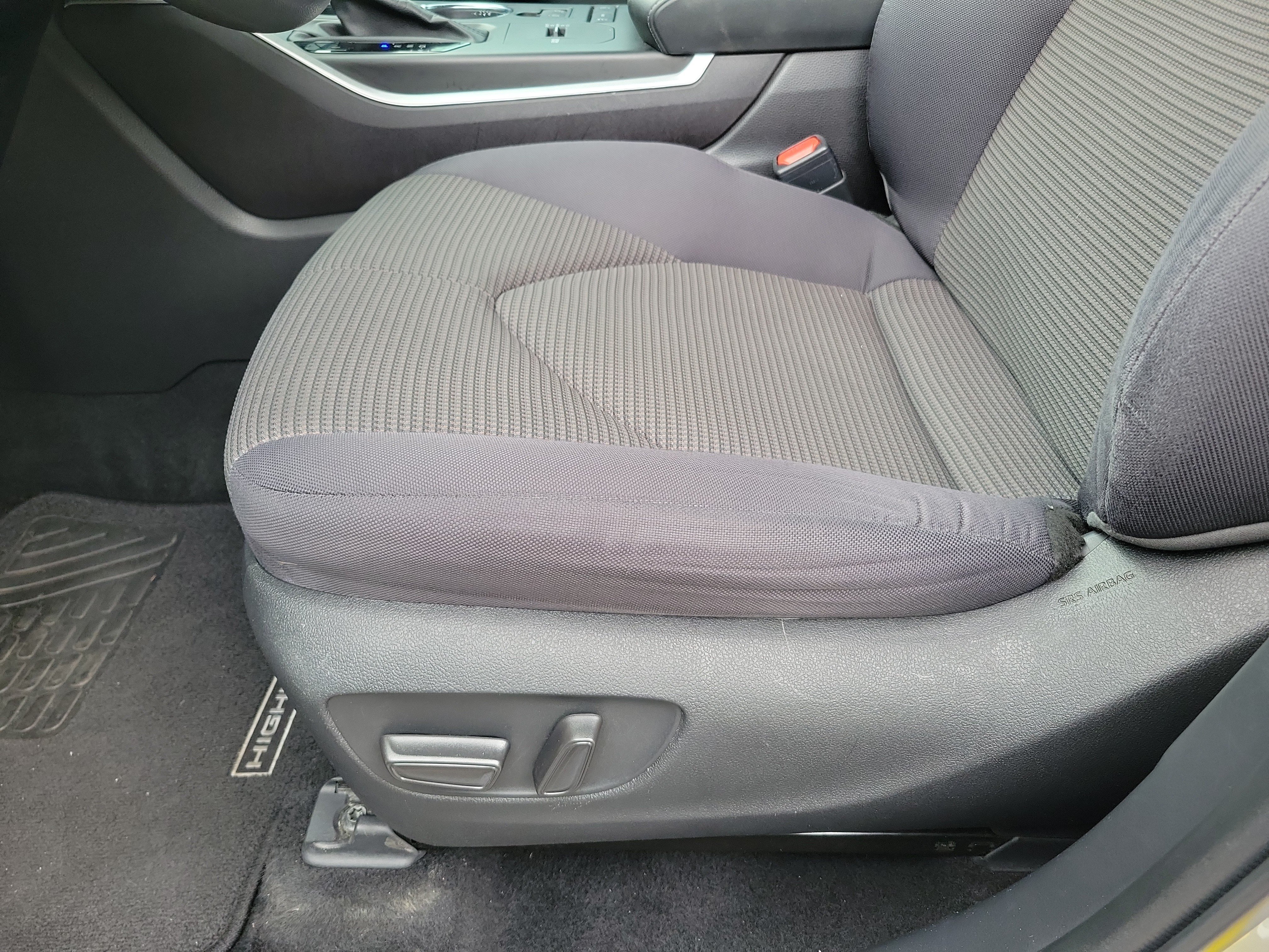 Used 2022 Toyota Highlander L FWD image 5