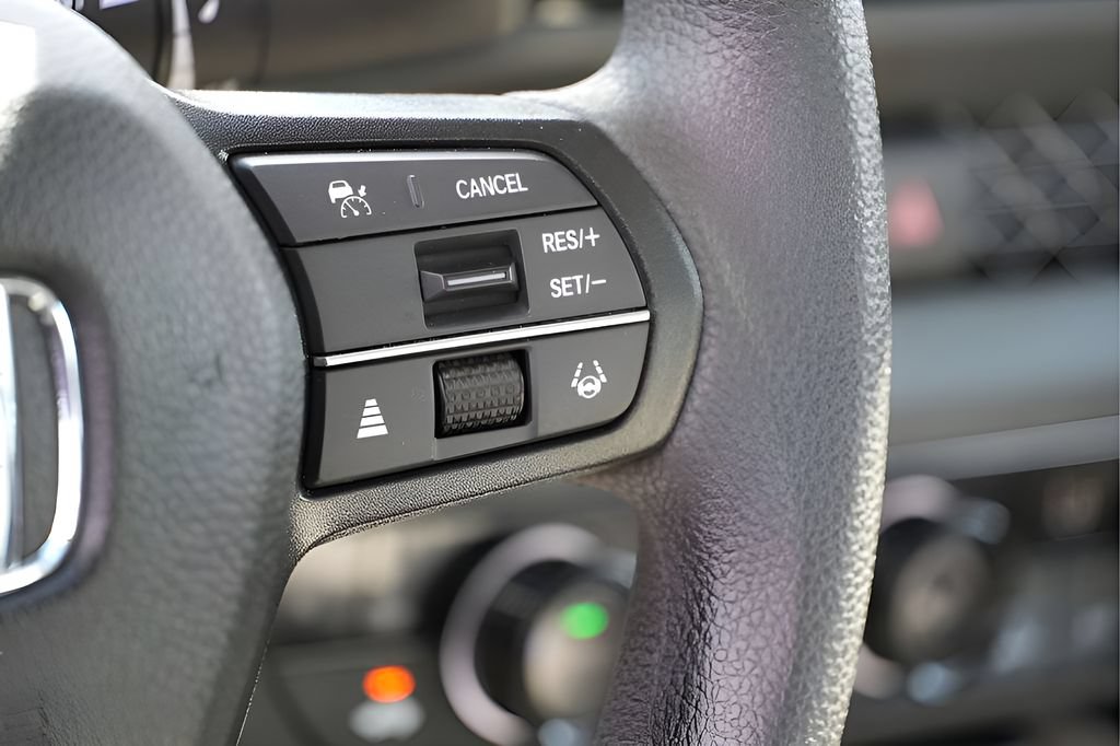 Used 2025 Honda Accord SE image 13