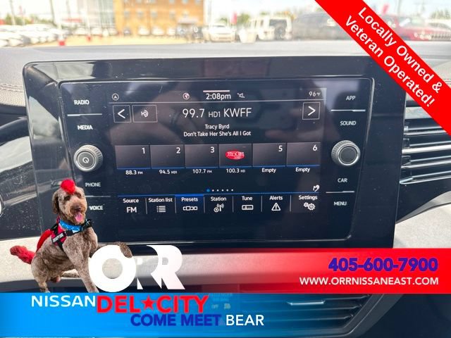 Used 2025 Volkswagen Jetta SE FWD image 23