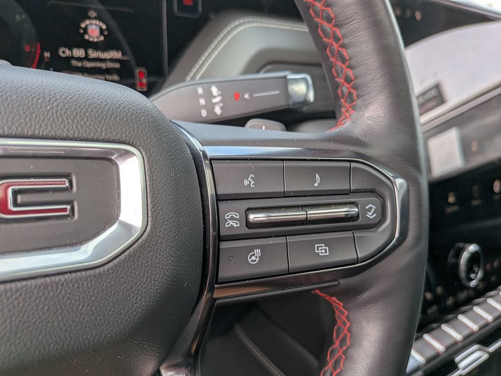 Used 2025 GMC Yukon AT4 Ultimate AWD/4WD image 13