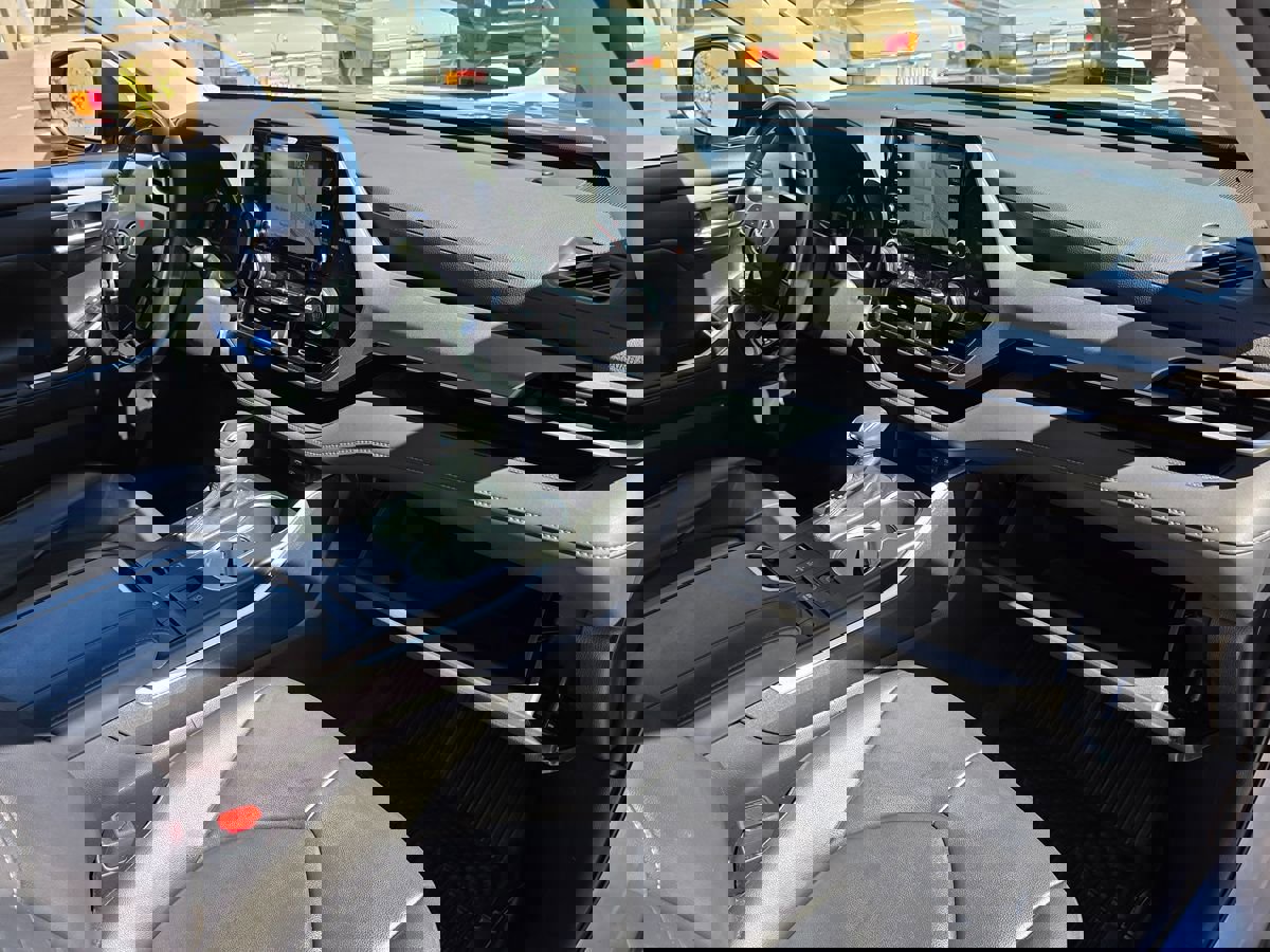 Used 2020 Toyota Highlander XLE image 14