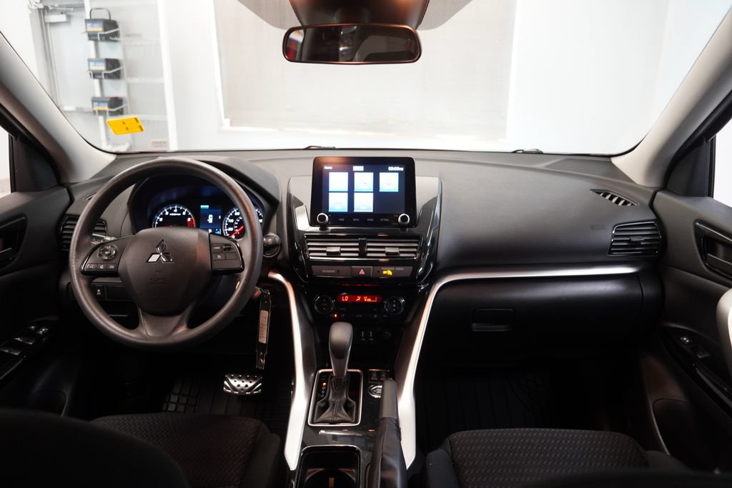 Used 2022 Mitsubishi Eclipse Cross LE AWD/4WD image 18