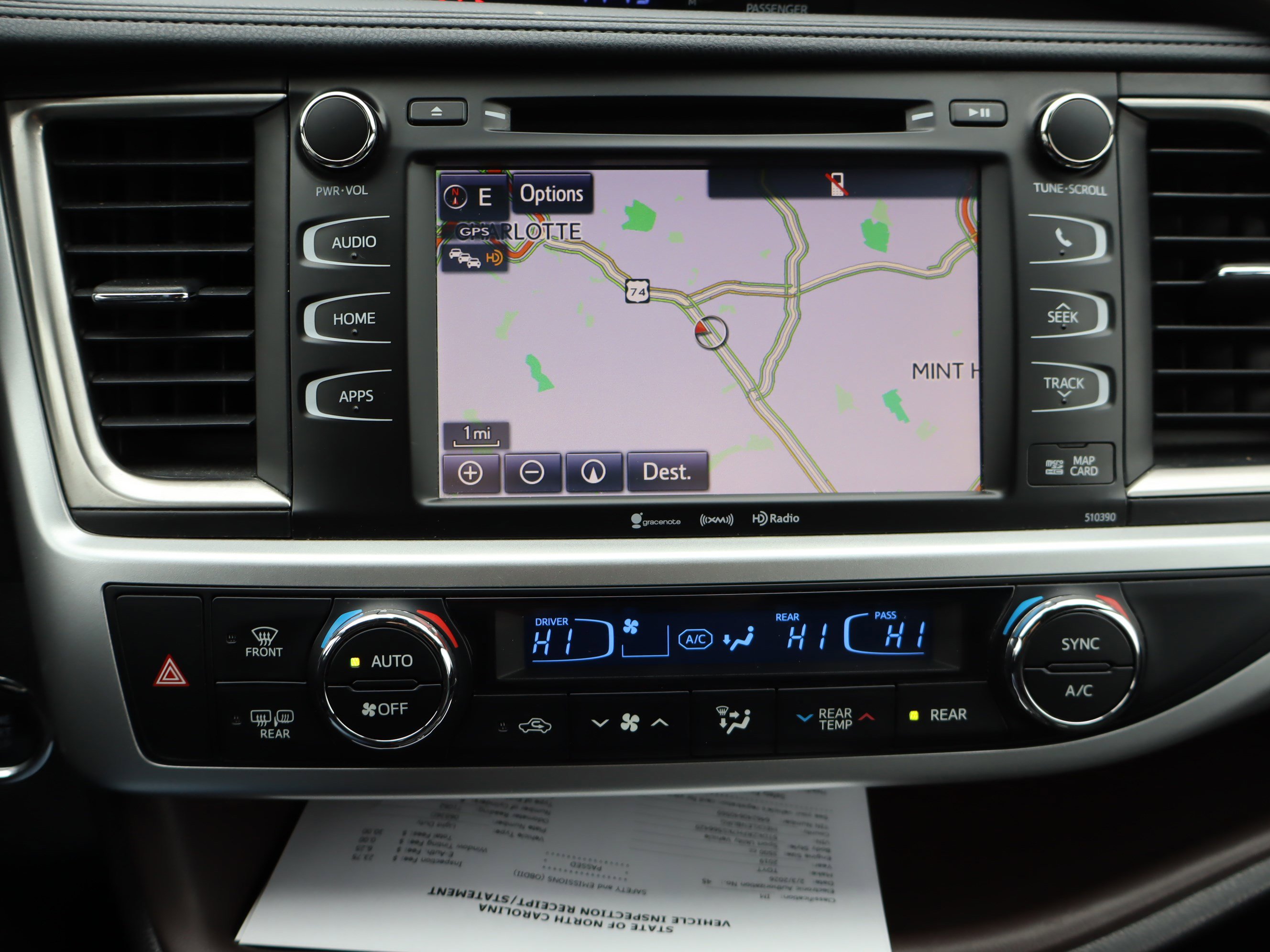 Used 2019 Toyota Highlander XLE image 26