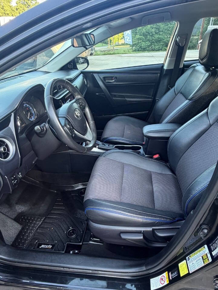 Used 2017 Toyota Corolla SE w/ Carpet Mat Package (TMS) FWD image 13