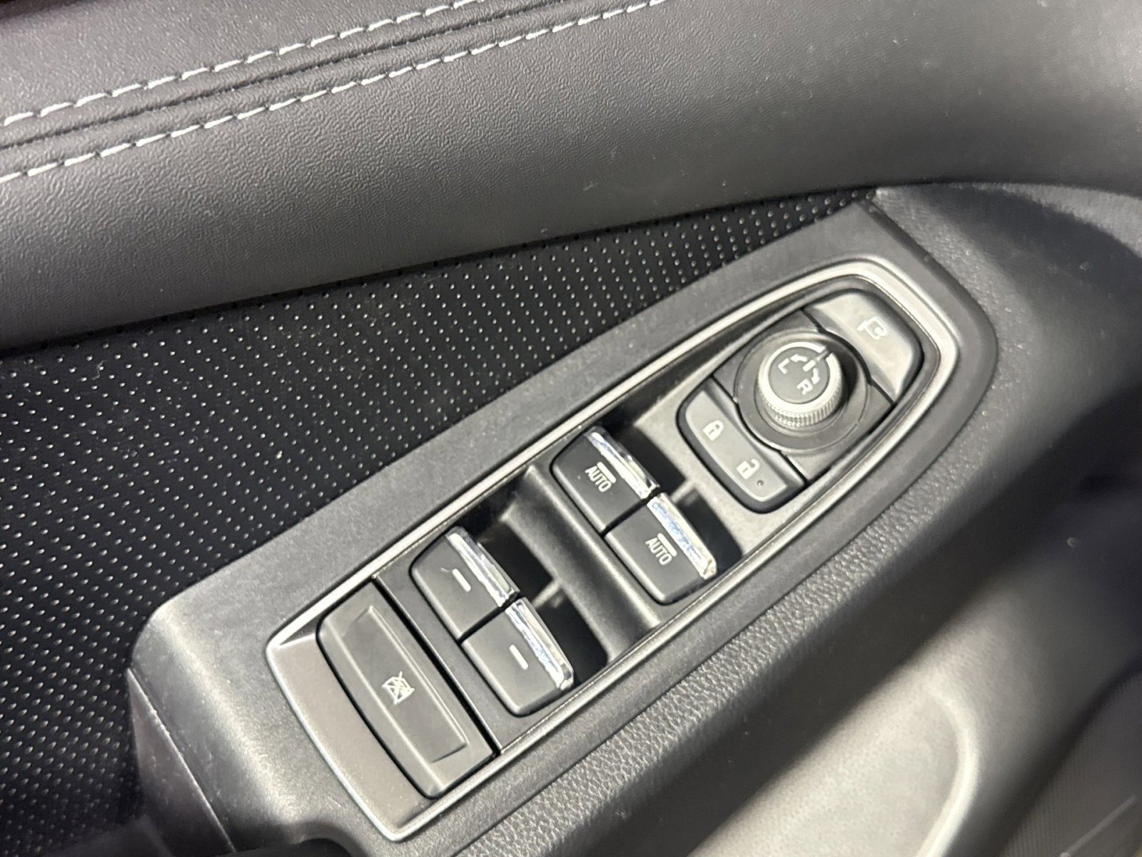 Used 2023 Subaru Ascent Touring AWD/4WD image 16