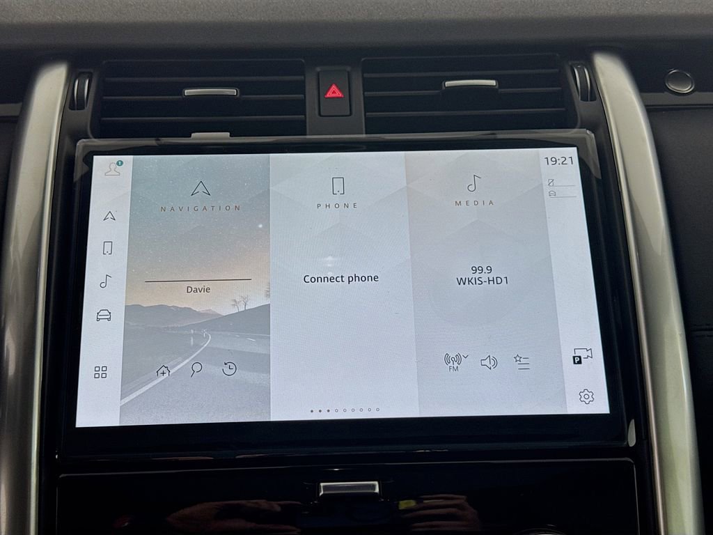 New 2025 Land Rover Discovery S image 15