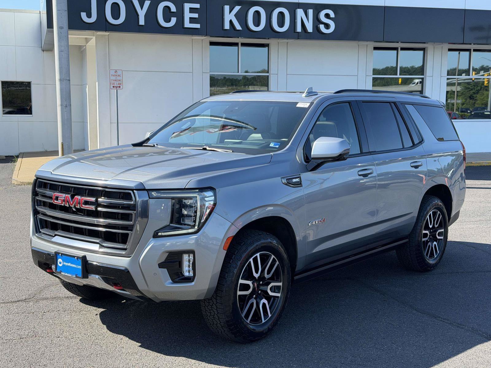 Used 2023 GMC Yukon AT4 w/ AT4 Premium Plus Package AWD/4WD image 4