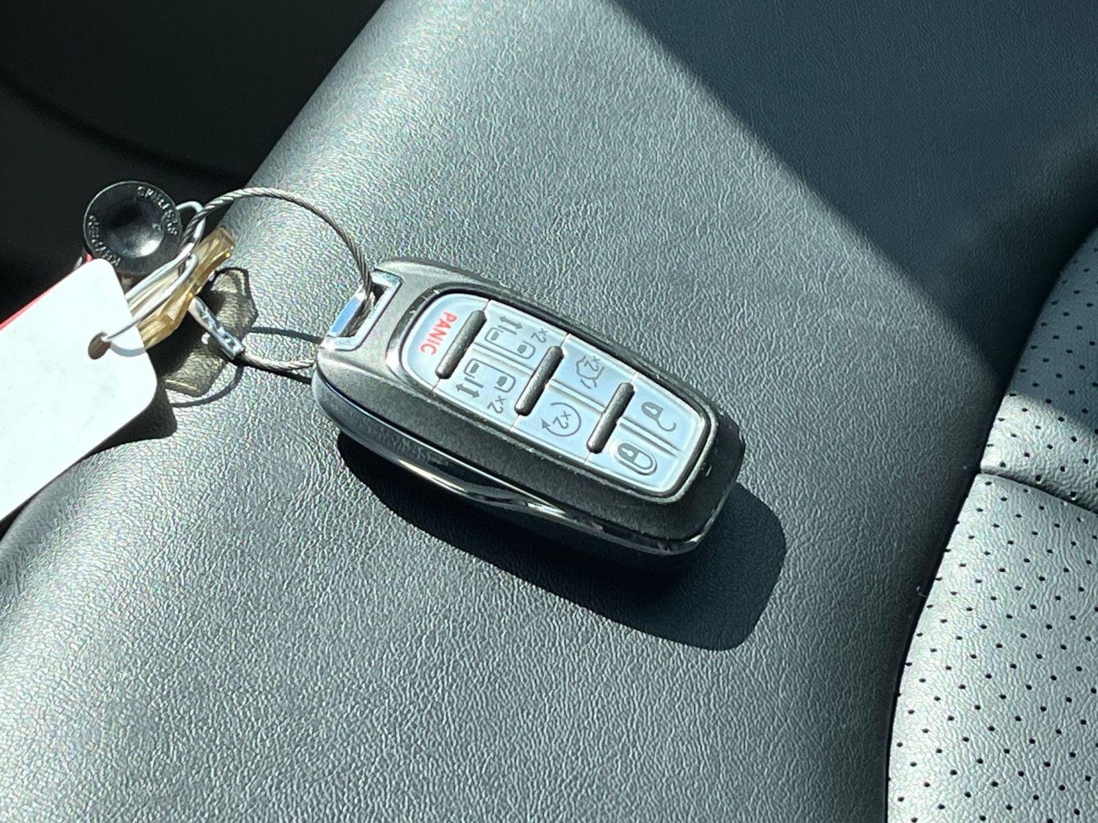 Used 2024 Chrysler Pacifica Touring-L FWD image 22