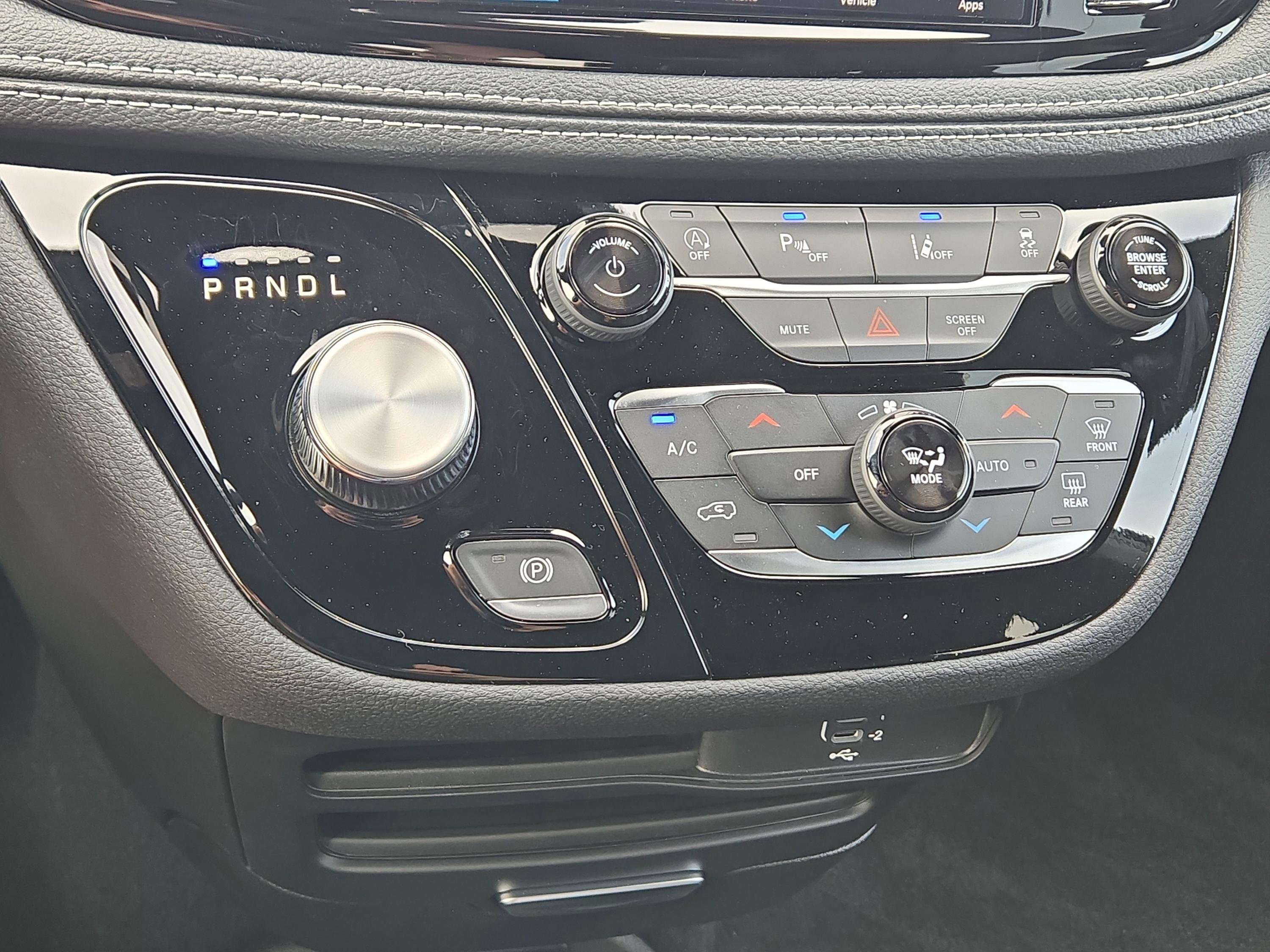 New 2026 Chrysler Pacifica Select image 23