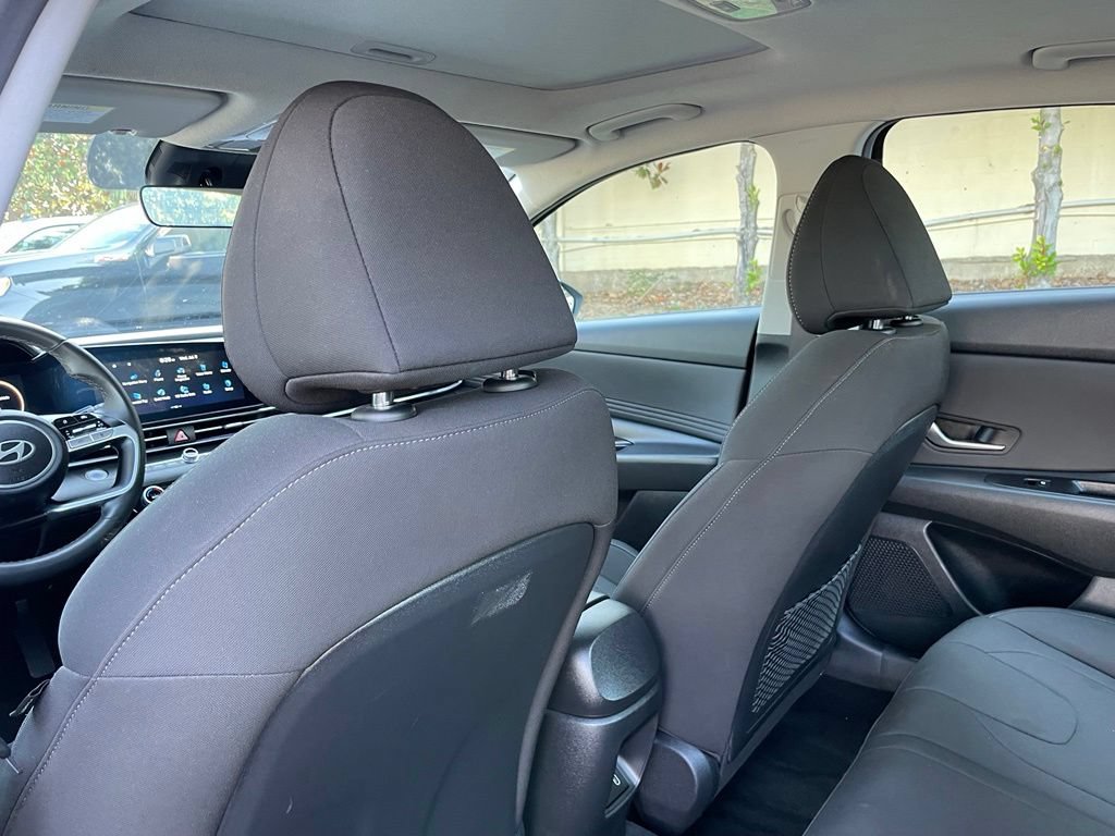 Used 2025 Hyundai Elantra SEL FWD image 26